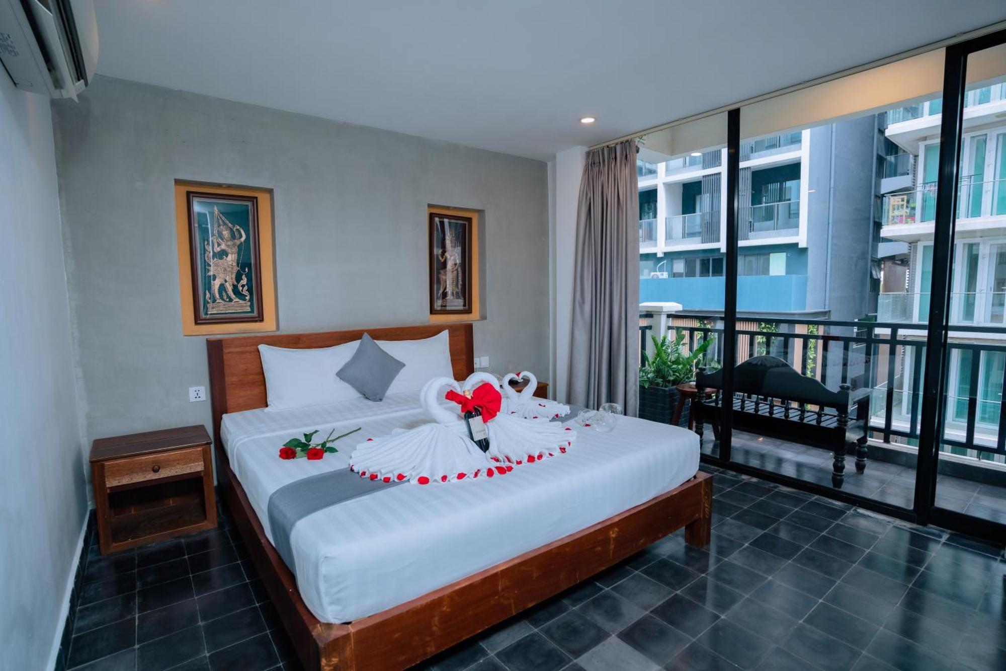 Home Chic Hotel Пном Пен Екстериор снимка