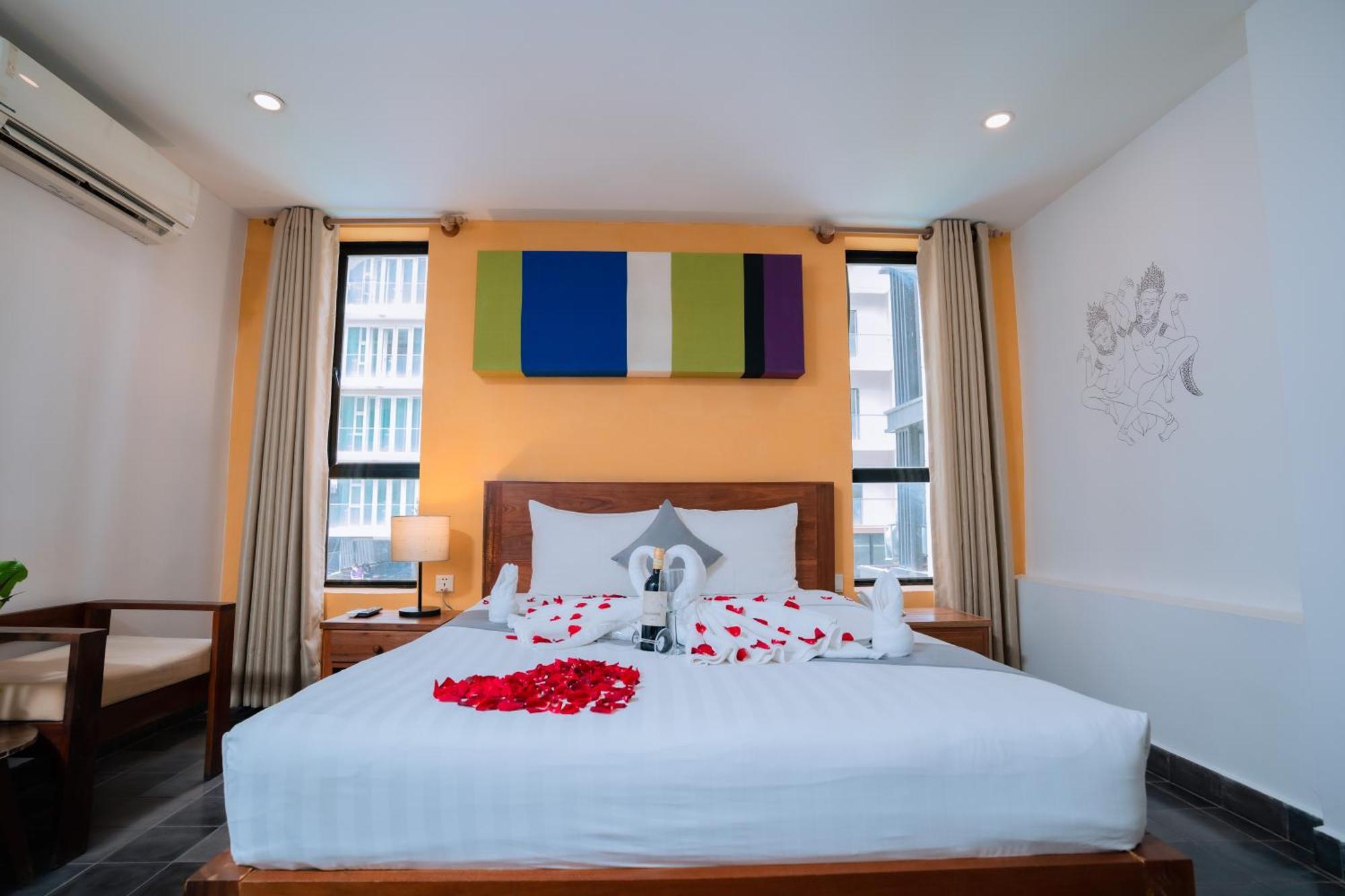 Home Chic Hotel Пном Пен Екстериор снимка