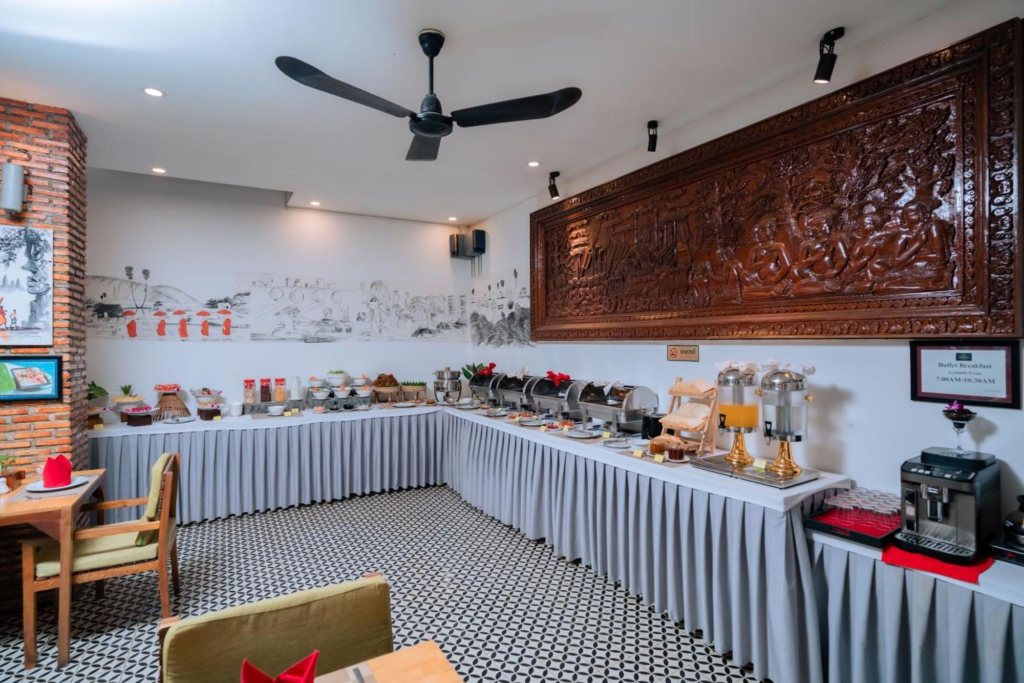 Home Chic Hotel Пном Пен Екстериор снимка