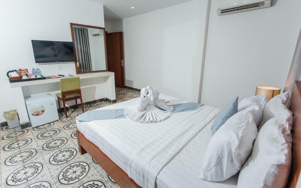 Home Chic Hotel Пном Пен Екстериор снимка