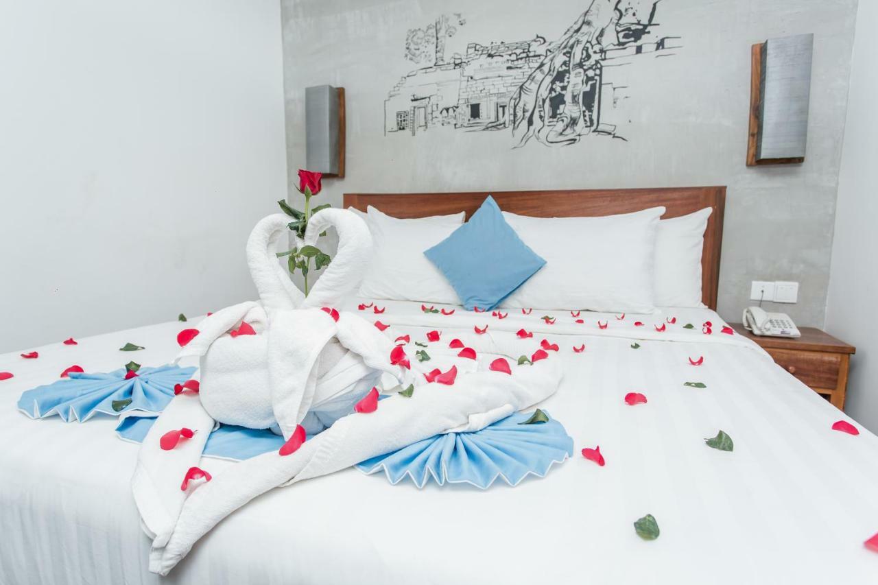 Home Chic Hotel Пном Пен Екстериор снимка