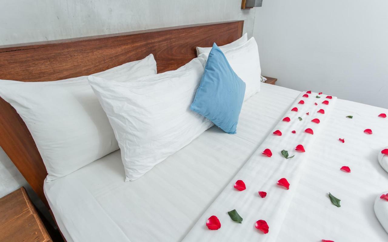 Home Chic Hotel Пном Пен Екстериор снимка