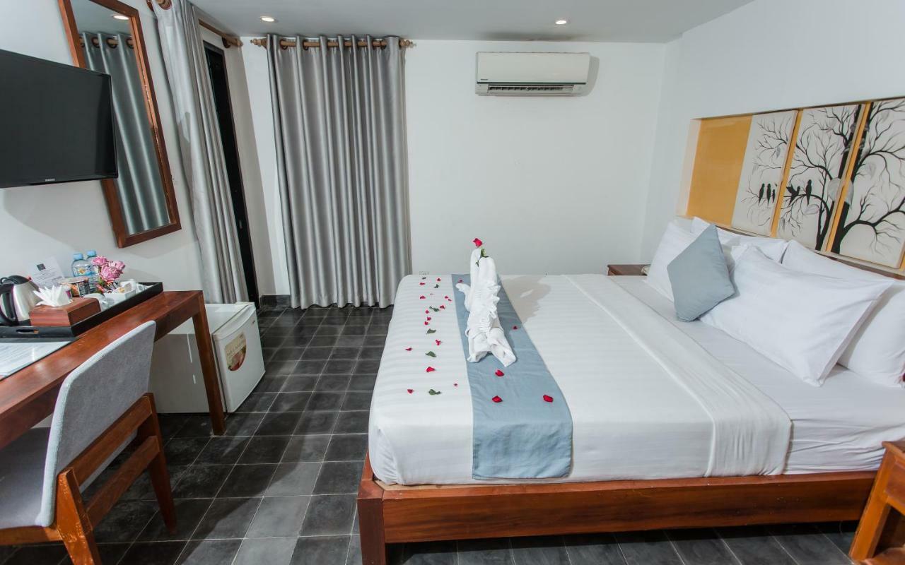 Home Chic Hotel Пном Пен Екстериор снимка