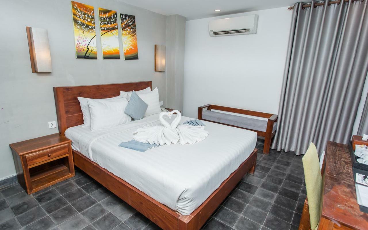 Home Chic Hotel Пном Пен Екстериор снимка