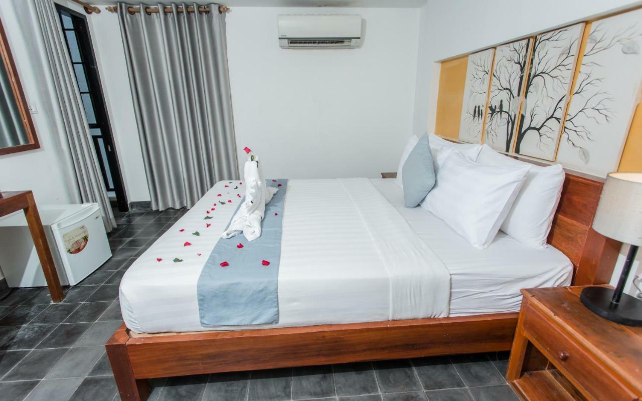 Home Chic Hotel Пном Пен Екстериор снимка