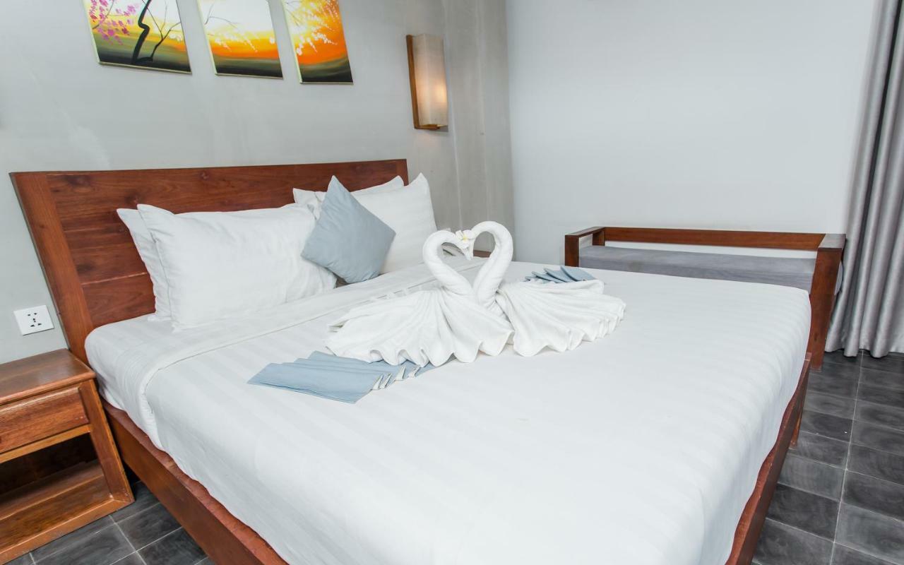 Home Chic Hotel Пном Пен Екстериор снимка